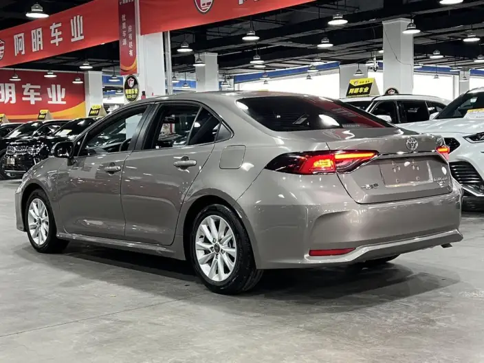 Toyota Corolla 2024 Model Intelligent Hybrid 1.8L E-CVT Elite Edition – фото 4