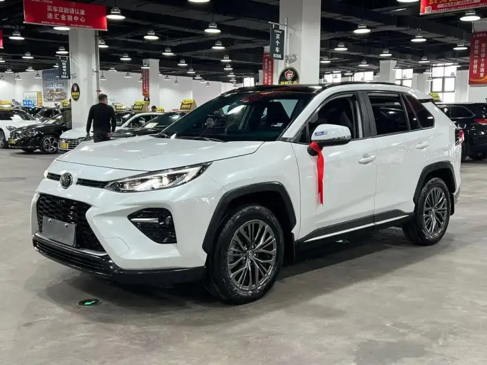 Toyota Wildlander 2023 Model 2.0L 2WD Luxury PLUS Edition – фото 1