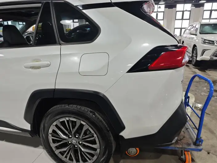 Toyota Wildlander 2023 Model 2.0L 2WD Luxury PLUS Edition – фото 10