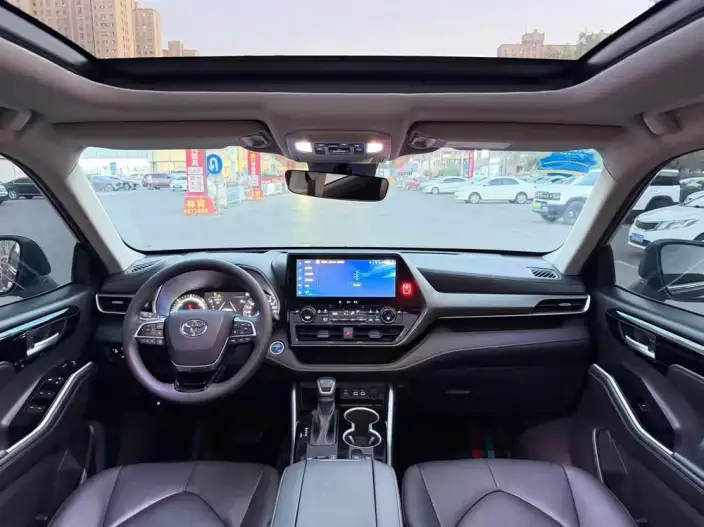 Toyota Highlander 2022 Model Hybrid 2.5L 4WD Premium Edition 7 seat – фото 7