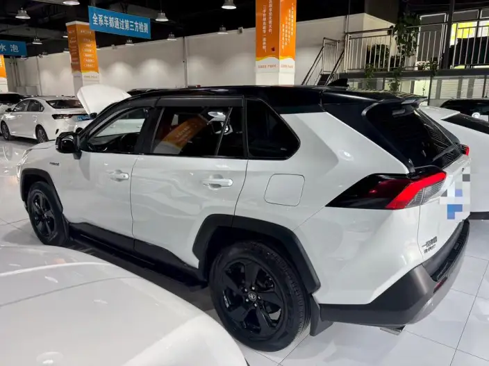 Toyota RAV4 2021 Model Hybrid 2.5L CVT 4WD Elite Plus Edition – фото 4