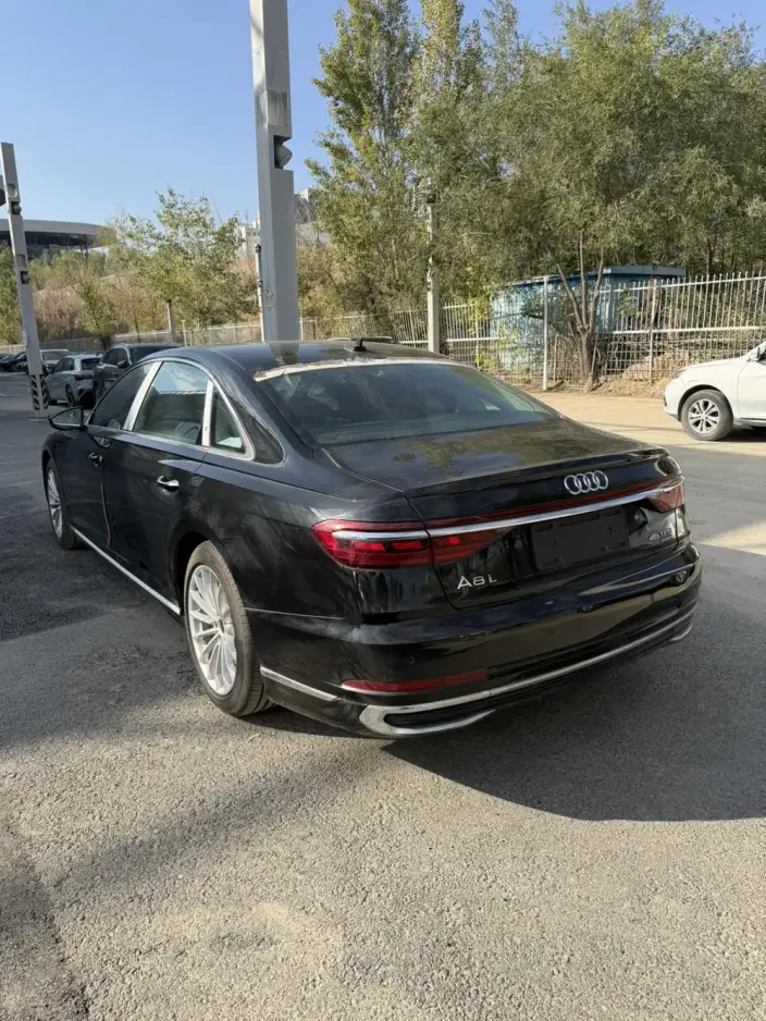 Audi A8 2025 Model A8L 45 TFSI quattro Luxury Model – фото 3