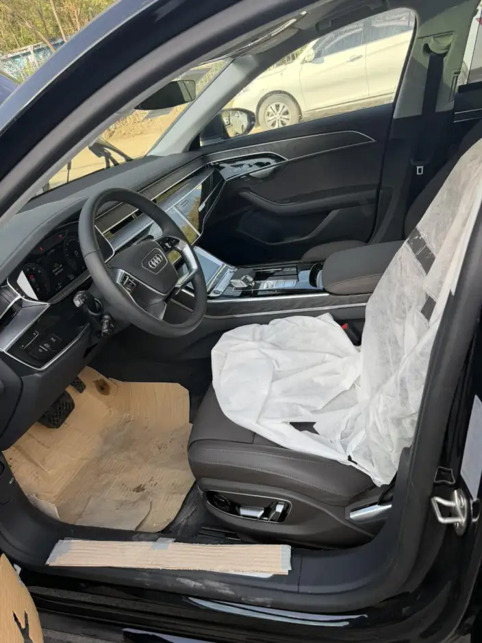 Audi A8 2025 Model A8L 45 TFSI quattro Luxury Model – фото 8
