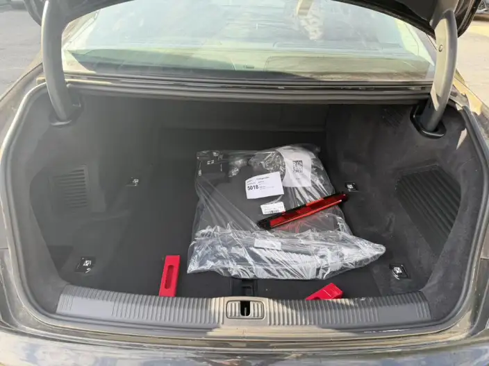 Audi A8 2025 Model A8L 45 TFSI quattro Luxury Model – фото 9
