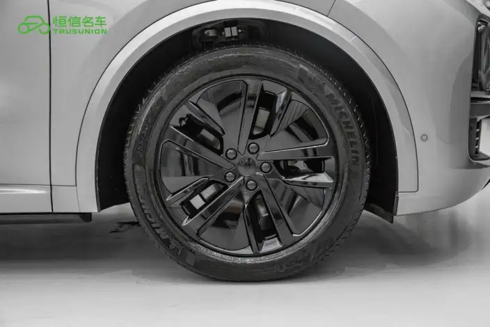 Li Auto L8 2024 Model Pro Edition – фото 8