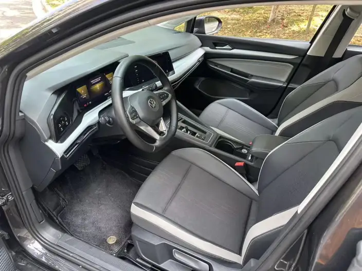 Volkswagen Golf 2021 Model 280TSI DSG Pro First Edition Edition – фото 10