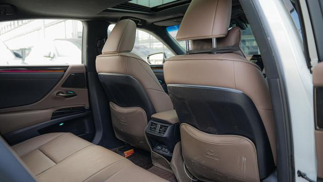 Lexus ES 2022 300h Excellence – фото 13