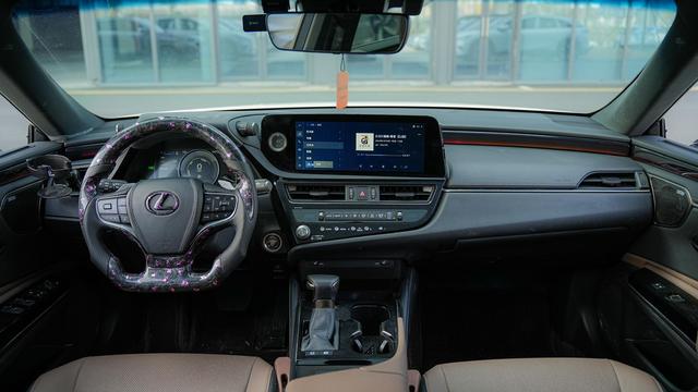 Lexus ES 2022 300h Excellence – фото 16
