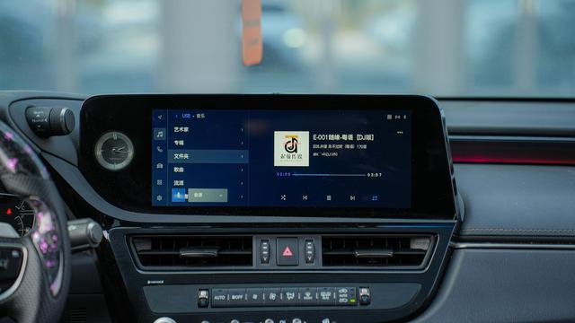 Lexus ES 2022 300h Excellence – фото 17
