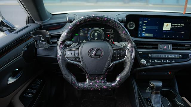 Lexus ES 2022 300h Excellence – фото 21