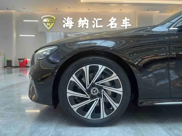 Mercedes-Benz E-Class 2024 Model E 300 L Luxury Model sedan – фото 7