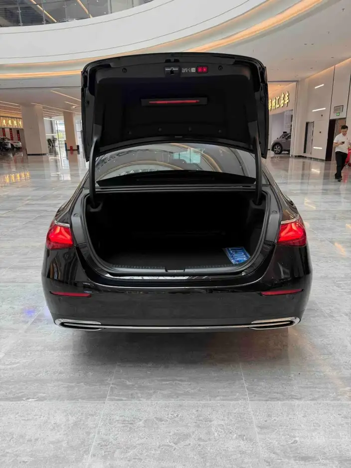Mercedes-Benz E-Class 2024 Model E 300 L Fashion Model sedan – фото 6