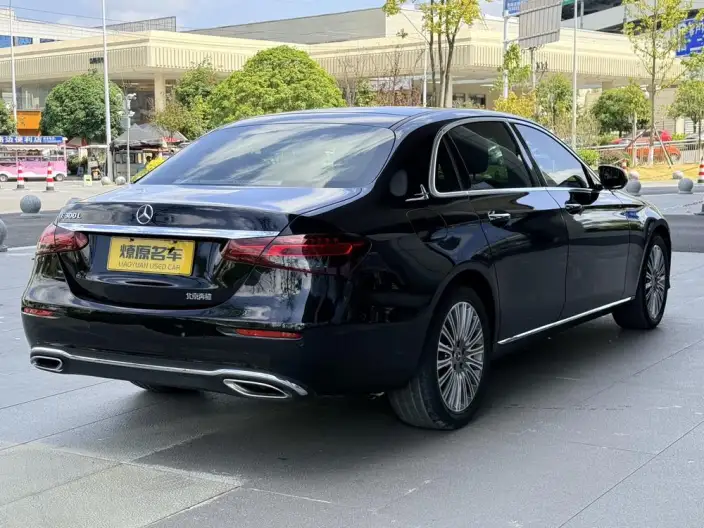 Mercedes-Benz E-Class 2021 Model E 300 L Fashion Model sedan – фото 7