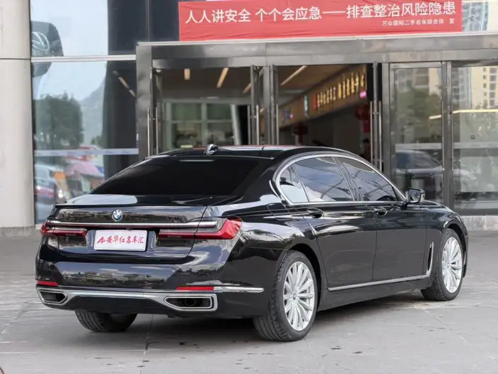 BMW 7 Series 2021 Model 730Li Luxury Set – фото 4