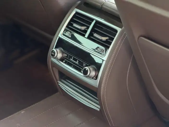 BMW 7 Series 2021 Model 730Li Luxury Set – фото 10