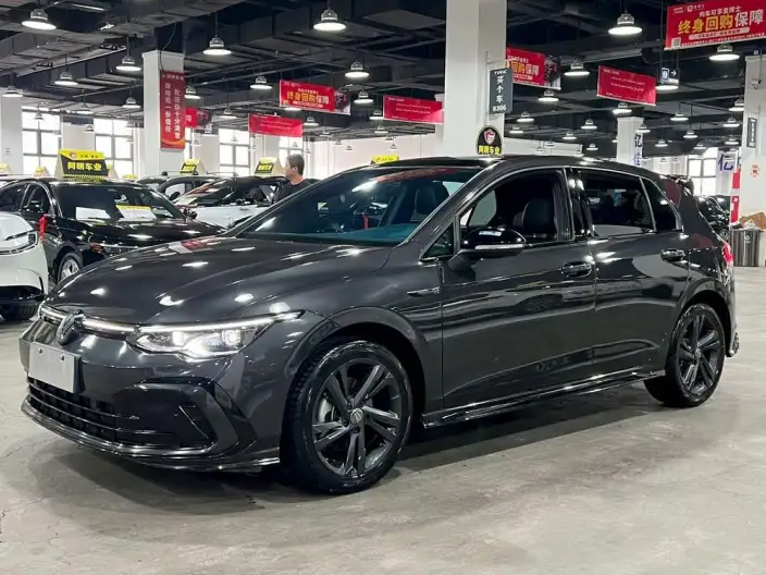 Volkswagen Golf 2023 Model 280TSI DSG R-Line Lite – фото 1