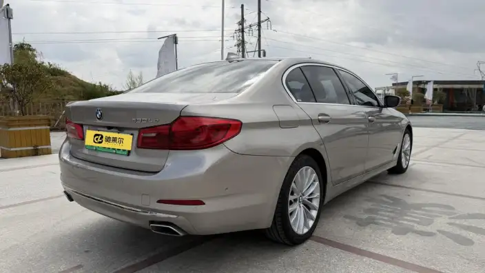BMW 5 Series PHEV 2020 Model Legend L Class Edition 530Le Pioneer Edition – фото 5