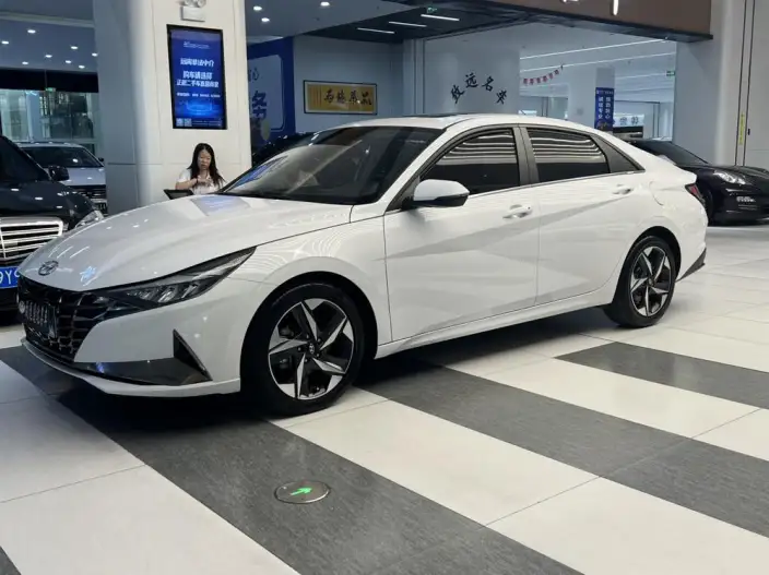 Hyundai Ioniq 2023 Model 1.5L CVT LUX Premium Edition – фото 1