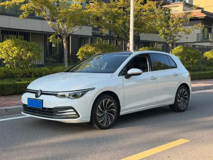 Volkswagen Golf 2021 Model 280TSI DSG 30th Anniversary Memorial Edition – фото 1