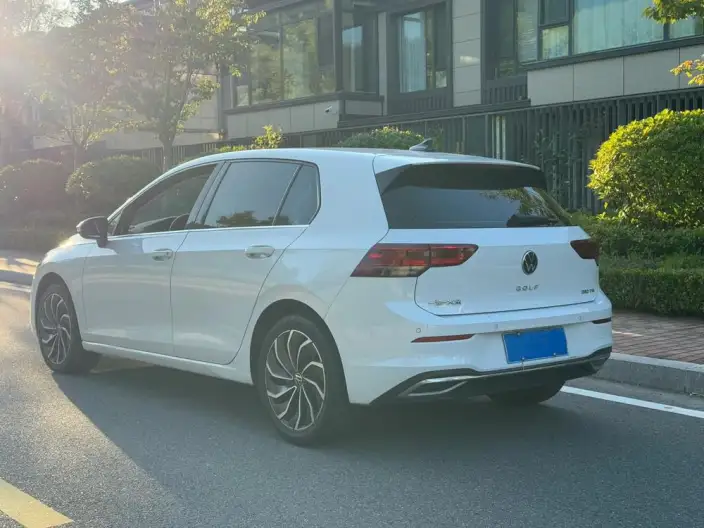 Volkswagen Golf 2021 Model 280TSI DSG 30th Anniversary Memorial Edition – фото 5