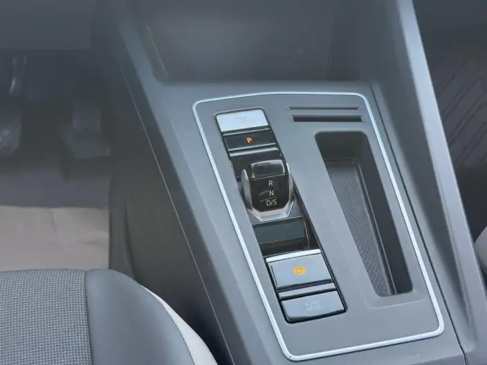 Volkswagen Golf 2021 Model 280TSI DSG 30th Anniversary Memorial Edition – фото 9