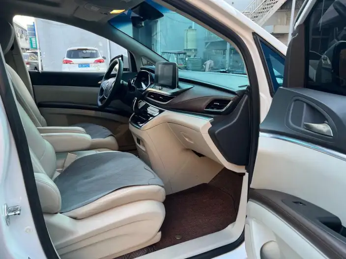Buick GL8 2021 Model Business class 652T Comfort Model – фото 9