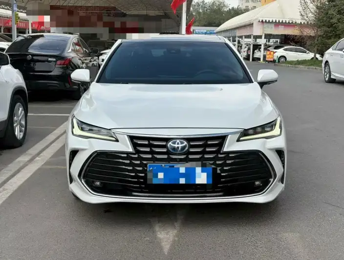 Toyota Avalon 2022 Model Hybrid 2.5L XLE Premium Edition – фото 2