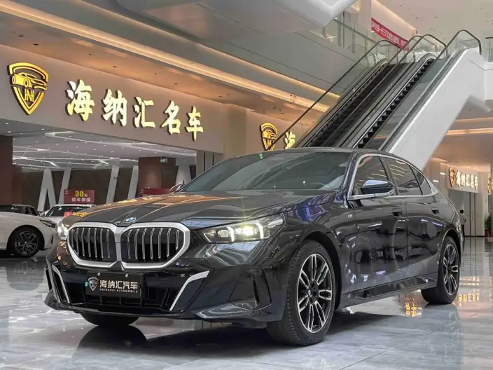 BMW 5 Series 2024 Model 530Li Leading Model M Sports Set – фото 1