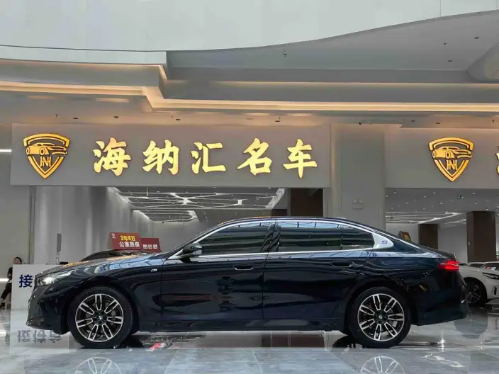 BMW 5 Series 2024 Model 530Li Leading Model M Sports Set – фото 3