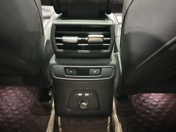 Audi Q4 e-tron 2024 Model 40 e-tron Genesis Edition – фото 8
