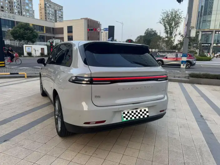 Leapmotor C10 2024 Model EV Edition 530 Smart Edition – фото 4