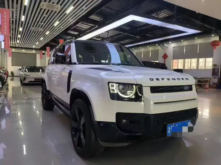 Land Rover Defender 2024 Model 110 3.0T P400 X-Dynamic HSE – фото 3