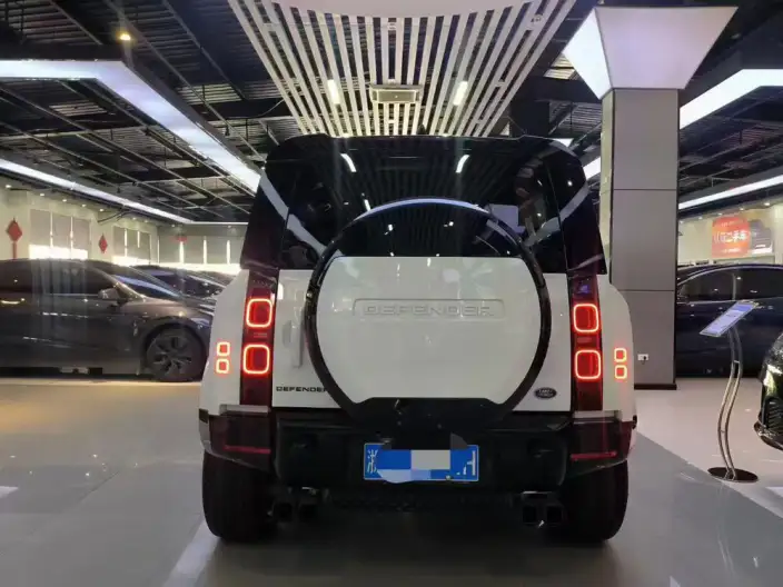 Land Rover Defender 2024 Model 110 3.0T P400 X-Dynamic HSE – фото 5