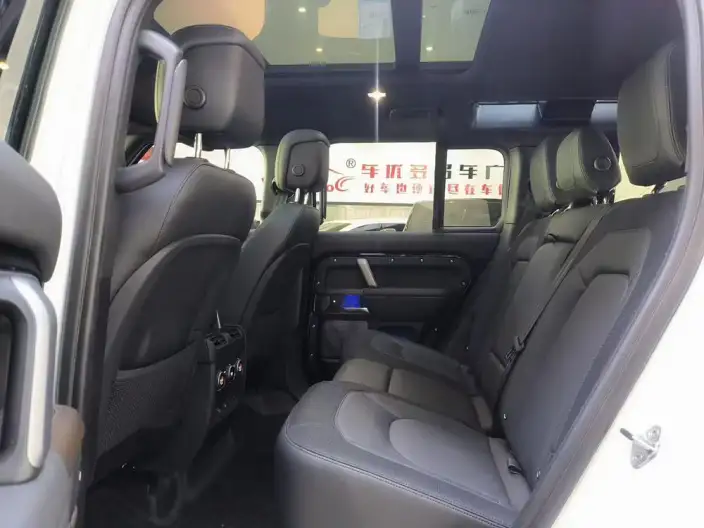 Land Rover Defender 2024 Model 110 3.0T P400 X-Dynamic HSE – фото 9