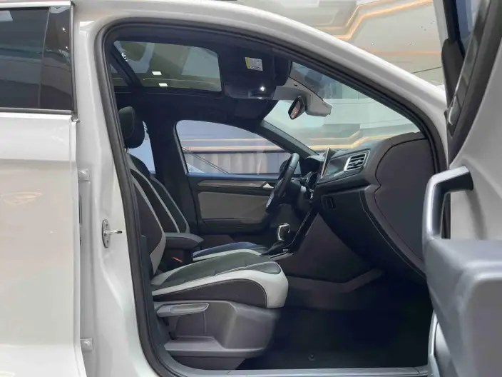 Volkswagen T-Roc 2024 Model 300TSI DSG Chenguang Edition – фото 7