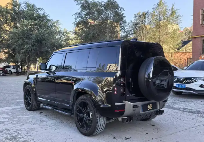 Land Rover Defender 2025 Model 110 3.0T P400 HSE X-Dynamic – фото 4