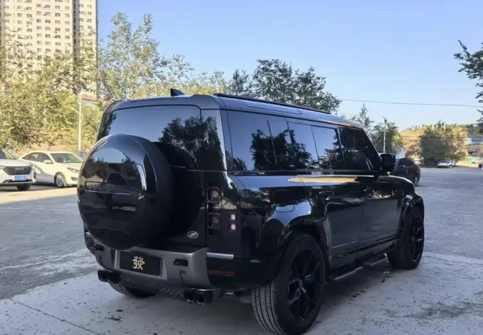 Land Rover Defender 2025 Model 110 3.0T P400 HSE X-Dynamic – фото 6