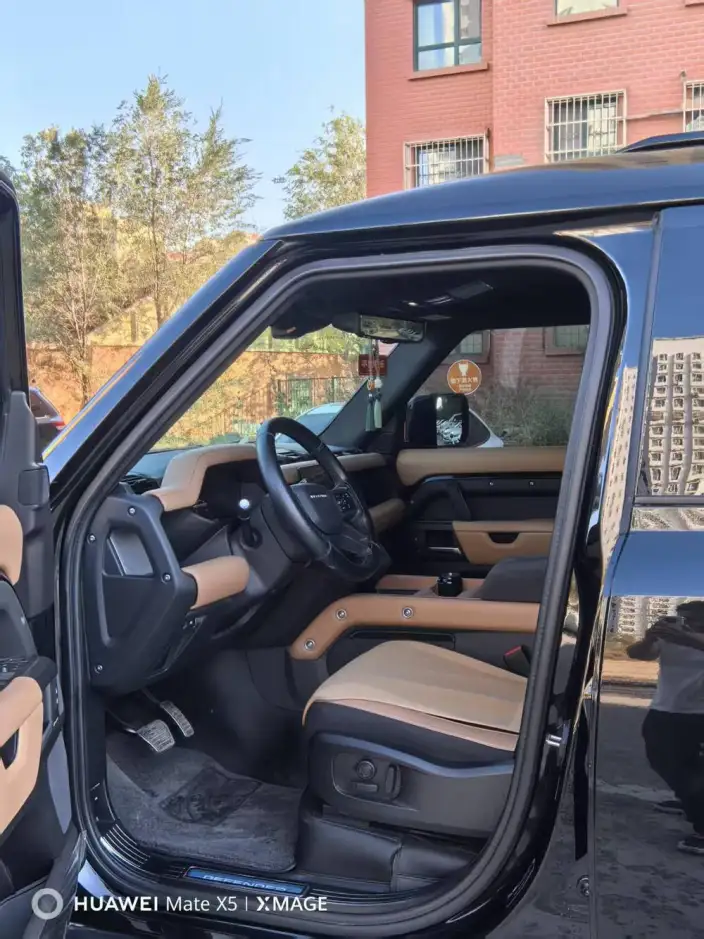 Land Rover Defender 2025 Model 110 3.0T P400 HSE X-Dynamic – фото 9