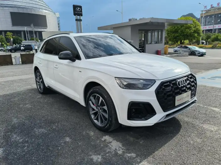 Audi Q5L 2024 Model 40TFSI Luxury Dynamic Model – фото 3