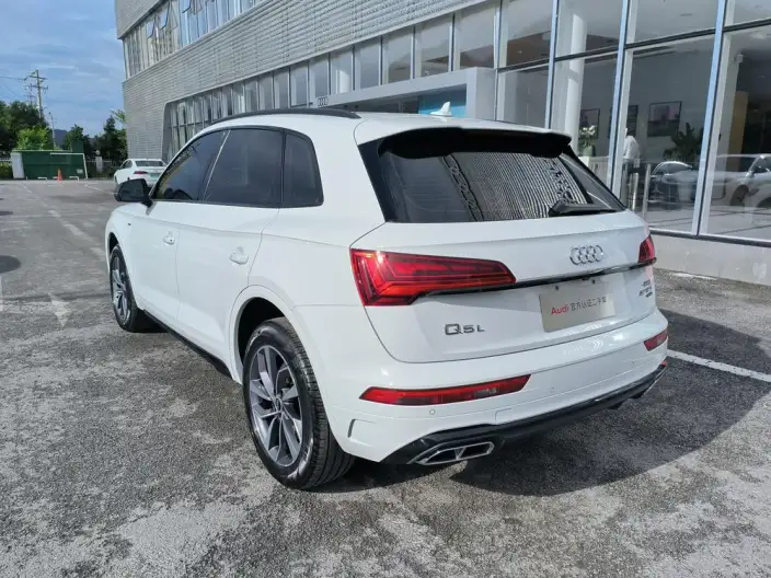 Audi Q5L 2024 Model 40TFSI Luxury Dynamic Model – фото 5