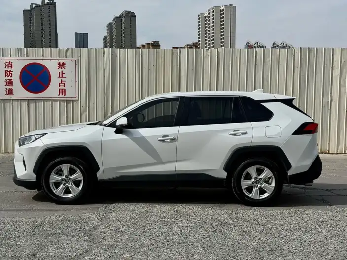Toyota RAV4 2023 Model 2.0L CVT 2WD Urban Edition – фото 4