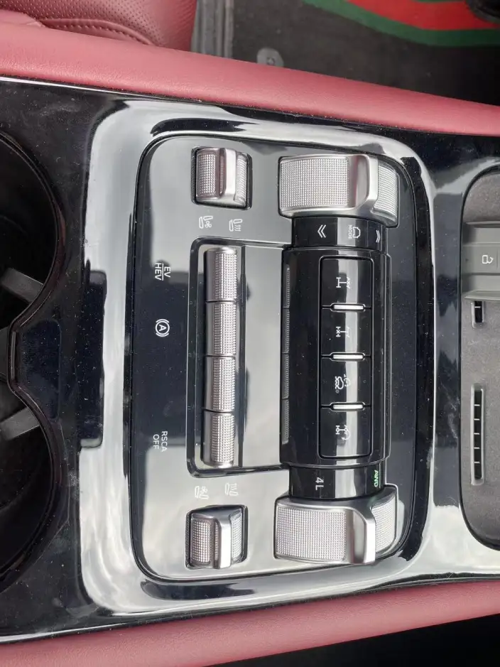 Tank 400 Hi4-Z 2026 Model Smart Edition – фото 10