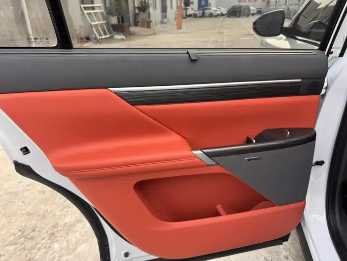 eπ 008 2024 Model 210Max Extended Range Edition 6 seat