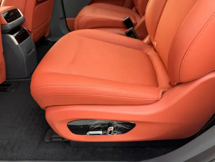 eπ 008 2024 Model 210Max Extended Range Edition 6 seat