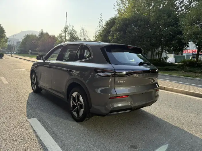 Geely Galaxy E5 2026 Model 610km Tiggo + Edition – фото 3