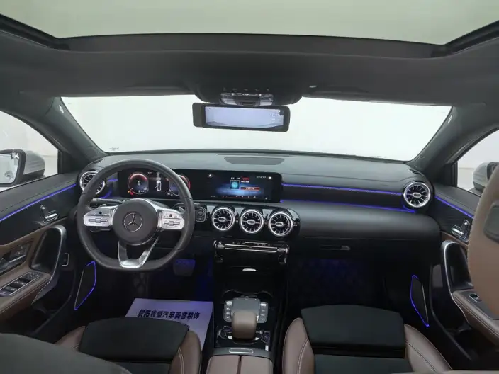 Mercedes-Benz A-class 2021 Model A 200 L Sports sedan Fashion Edition – фото 7