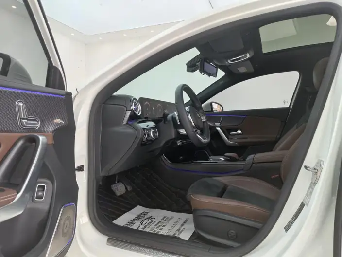 Mercedes-Benz A-class 2021 Model A 200 L Sports sedan Fashion Edition – фото 8