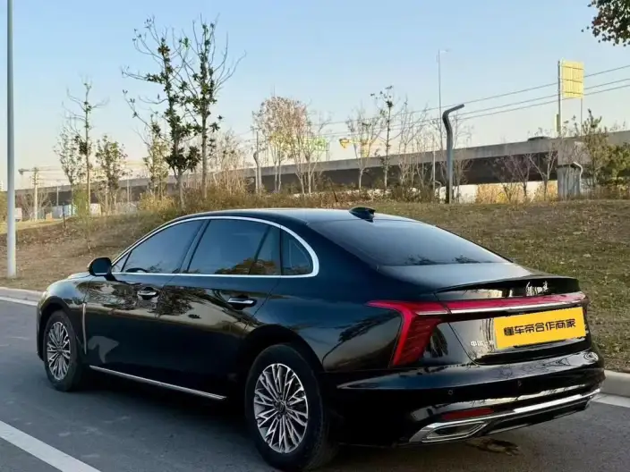 Hongqi H5 2023 Model 1.5T DCT Flag Rhythm Edition – фото 4