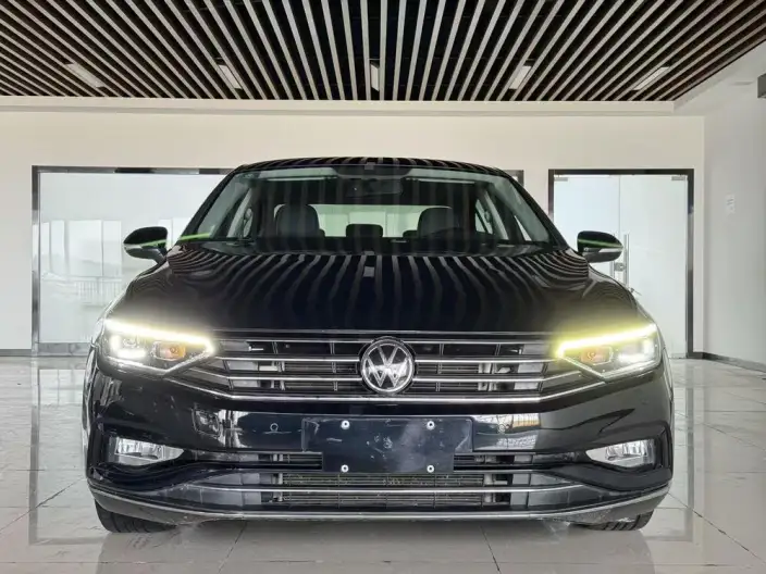 Volkswagen Magotan 2020 Model 280TSI DSG Comfort Model – фото 2
