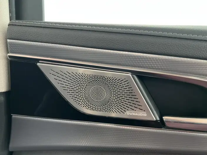 Hongqi H5 2024 Model 2.0T Automatic Flag Enjoy Edition – фото 9